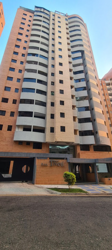 Sky Group, Vende Apartamento En Urb La Trigaleña Alta Valencia, Res Tivoli. Jose R Armas 
