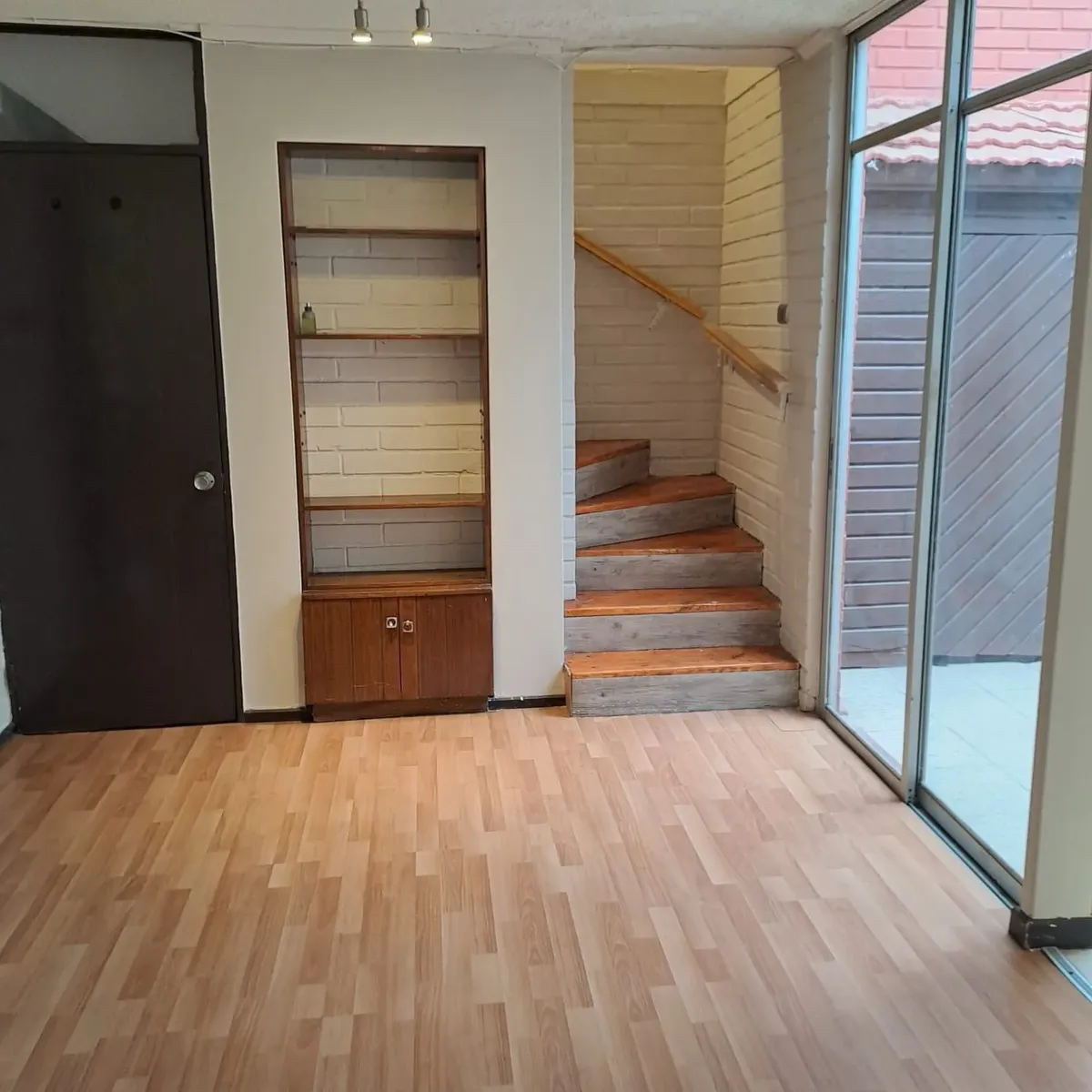 Imagen 2 de 20 de Vendo Linda Casa Metro Estación A La Puerta