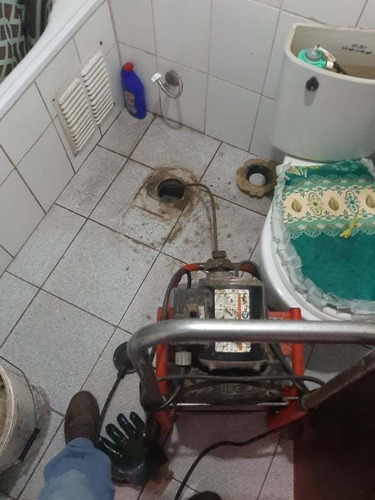 Imagen 5 de 10 de Destapes Alcantarillados, Baños, Tinas, Lavaplatos, Desagües