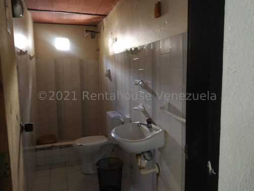 Galpón En Venta Ubicado En Zona Industrial Tejerias, Fvina 22-9095