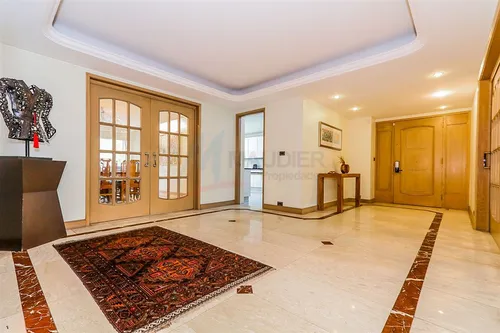 Departamento En Arriendo De 6 Dorm. En Las Condes
