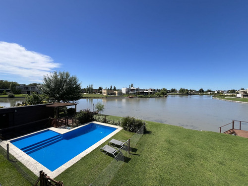 Casa En Venta Con Fondo A La Laguna Lagos De San Eliseo