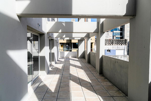 Amplio Loft Que Sugiere Un Lugar Distinto Para Vivir-centro Rosario