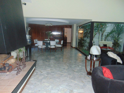 Imagen 21 de 30 de Casa De 5 Dormitorios De Excelente Diseño Y Calidad - Las Lomas-jockey. San Isidro.