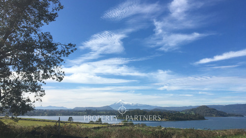 Terreno Con Increíble Vista Al Lago Panguipulli Y ...