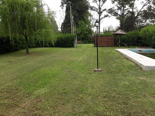 Imagen 2 de 4 de Terreno Con Quincho Y Pileta