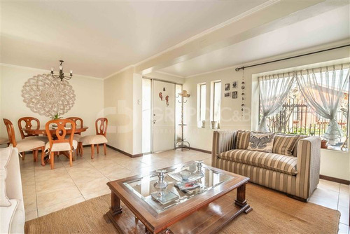 Casa En Venta De 5 Dorm. En Macul