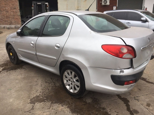 Imagen 11 de 15 de Peugeot 207 Compact Xt