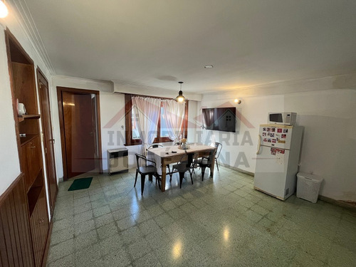 Casa 3 Dormitorios Con Escritorio En Venta - Calle Rodriguez Peña E/ Guido Y Güemes - General Belgrano. A 1 Cuadra Del Céntro De La Ciudad.