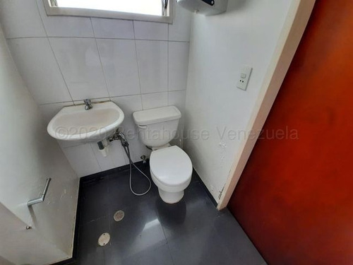 Imagen 8 de 10 de Funcional Oficina Remodelada En Venta - Urb La Campiña