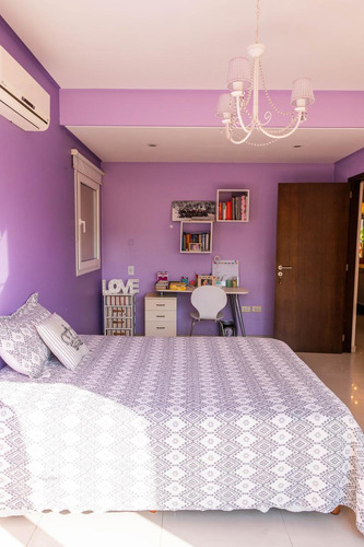Casa De 4 Dormitorios En Venta En Yerba Buena - Los Olivos