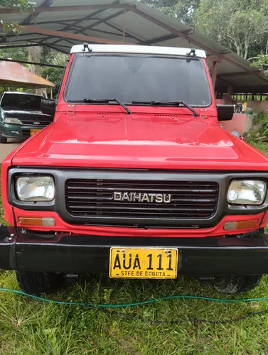 Vehículo En Perfecto Estado 4x4 Con Bajo Todo Le Funciona