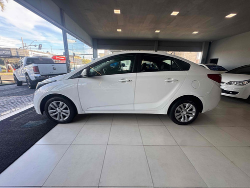 Hyundai HB20S 1.0 COMFORT PLUS 12V FLEX 4P MANUAL