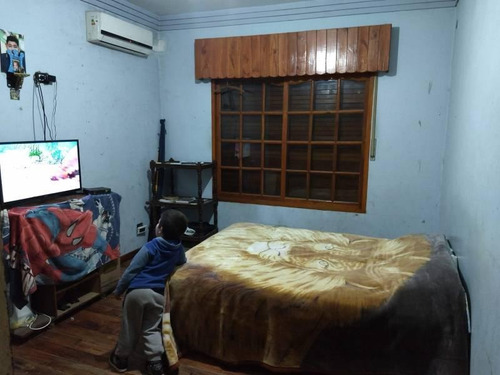 Imagen 7 de 11 de Amplio Chalet Con Gran Terreno A La Venta En Gonzalez Catan