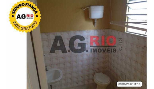 Imagem 3 de 7 de Casa De Rua-locação-bangu-rio De Janeiro - Vv3499