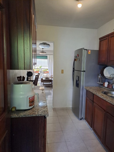 For Sale Apartamento En El Vergel 4to Piso De 3 Habitaciones Todo En Caoba