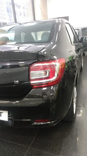 Imagen 16 de 21 de Renault Logan Life Cadenero 1.6 Taxi 2022 #ev