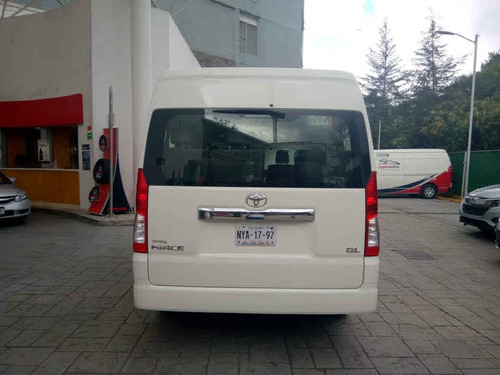 Imagen 4 de 13 de Toyota Hiace 2021 4p L6/3.5 Man 12/pas
