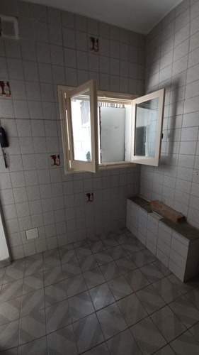 Imagen 8 de 12 de Pasillo 1 Dormitorio Con Patio A Reciclar
