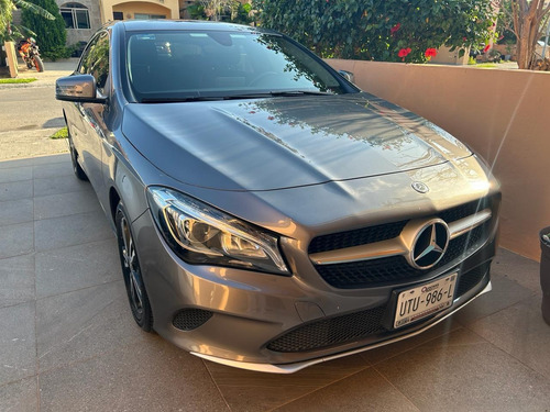 Mercedes-Benz Clase CLA 1.6 200 Cgi Mt