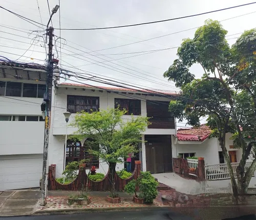 Casa Con Patio Enorme Para Tu Proyecto Personal En El Bosque, Cali