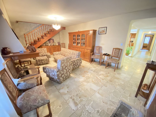 Venta Casa 4 Ambientes Bernal