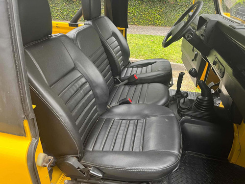 Imagen 12 de 25 de Land Rover Defender 1997 2.5 90 Sport