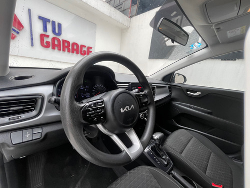 Kia Rio 1.6 L Sedan At