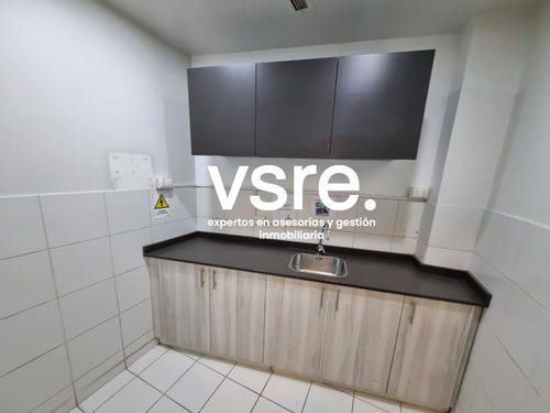 Magnífica Oficina En Piso Alto - Nueva Las Condes