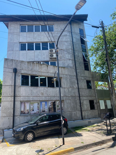 Alquiler Oficina Comercial Estudio - Piso 90m2 Palier Privado Cochera Ascensor - Edificio Corporativo Sobre Avenida Del Libertador - La Lucila - Vicente Lopez - Roma 300