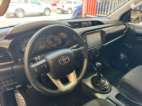 Toyota Hilux 2023 Diesel 4x4 Manual
