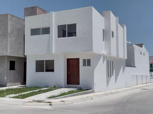 Casa En Venta En Bosques Del Nevado San Juan Zinacantepec en Inmuebles |  Metros Cúbicos