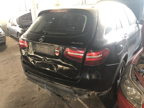 Mercedes Benz Glc 300 4matic Chocada De Baja Alta De Motor