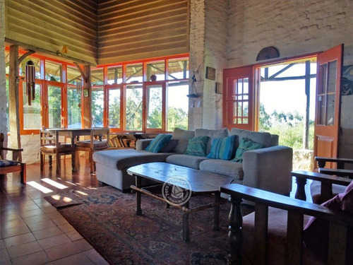 Kaaguy Porá En Villa Serrana