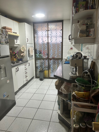 Departamento Amplio, Perfecto Estado Calle Tadeo De Reyes
