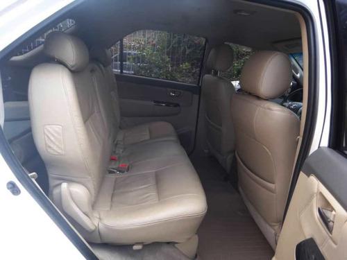 Imagen 7 de 10 de Toyota Fortuner Sr 7 Ptos Automatica 4x4