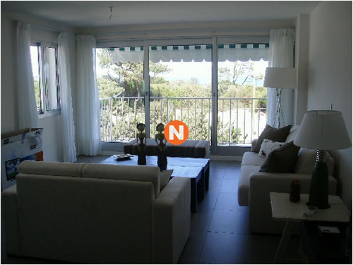 Apartamento En Venta Y Alquiler, Mansa, Punta Del Este, 2 Dormitorios.- Ref: 5653