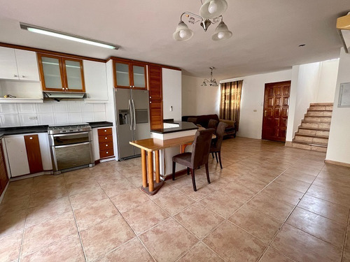 Imagen 2 de 12 de Townhouse En Venta En Lecheria C.r Villas Martinique