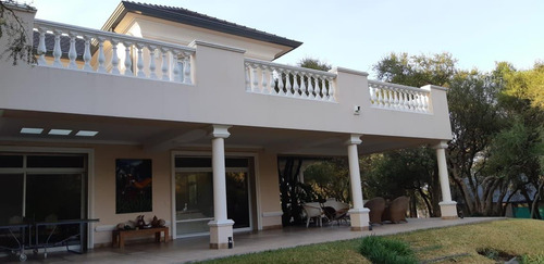 Casa En Venta En Country Lomas De La Carolina