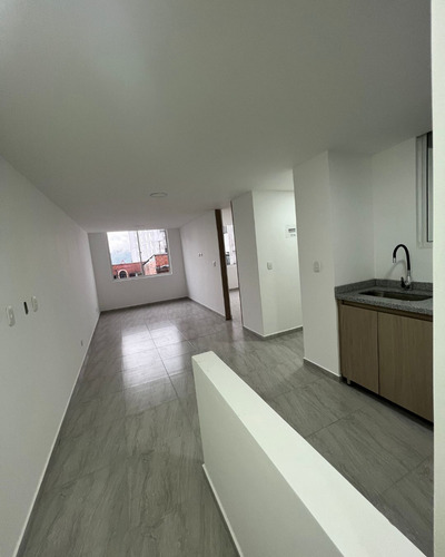 Venta De Apartamento En Chipre  3 Hab, 2 Bañ, 1 Garaje