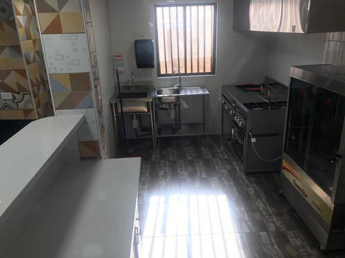 Venta De Casa Son 3 Mini Departamentos Mas Local Comercial