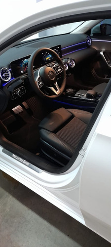 Imagen 12 de 14 de Mercedes Benz A200