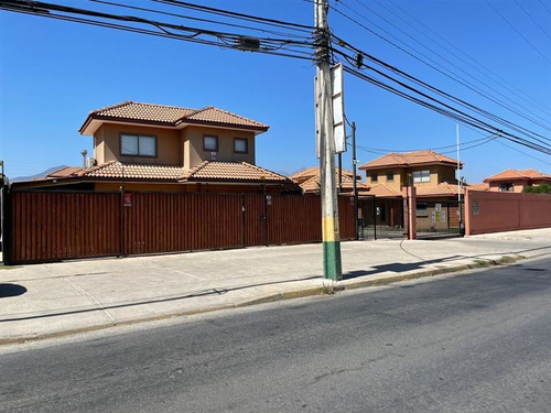 Casa En Venta De 3 Dorm. En La Cruz