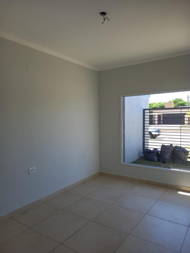 Casa En Barrio Brigadier López