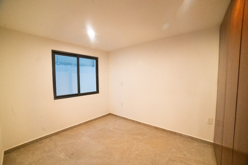 Venta De Casa En Privada Villa Esmeralda