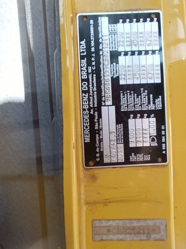 Imagem 21 de 25 de Caminhao Mb 710 Plus 2012