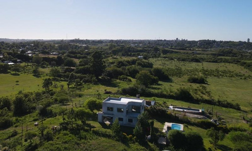 Imagen 19 de 30 de Esplendida Casa Quinta Con Vista Al Rio, 3 Dormitorios, Pileta Y Quincho !