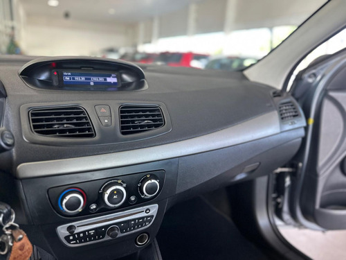 Renault Fluence Exp 16 2013