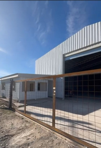 Alquilo Galpón 800 M2 En Parque Industrial Nqn C/ Ofi Y Pred