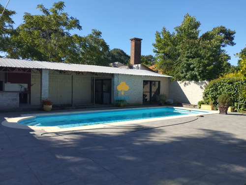 Alquiler Anual, Casa De 3 Dormitorios Con Piscina, Pinares Atlántida